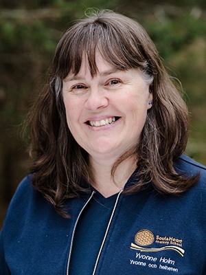 Yvonne Holm i Tollarp är Cert. lärare och Helhetsterapeut på HelhetsCentrum - Soul & Heart Journey 