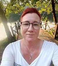 Annica Lundh Notefors är Cert. Helhetserapeut på HelhetsCentrum - Soul & Heart Journey School.